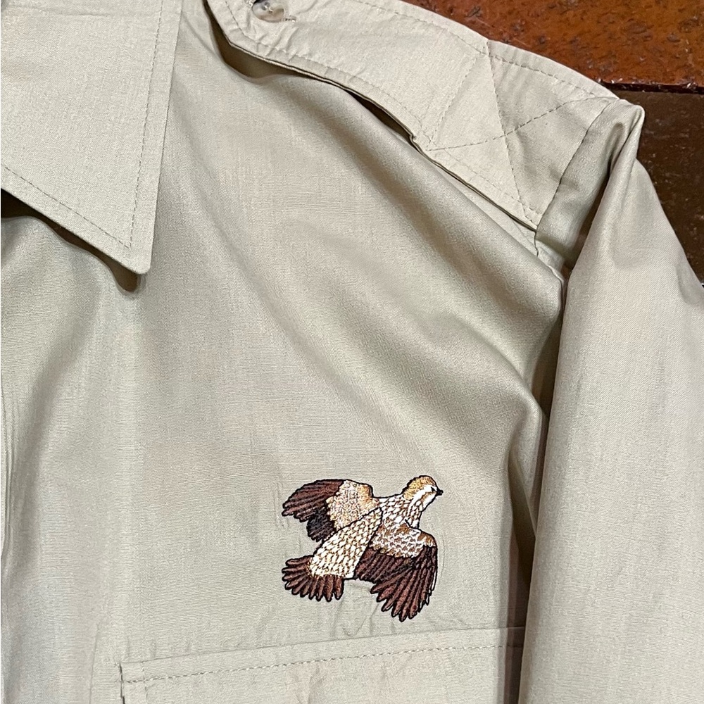 Long sleeve button down shirt khaki color size XL. Quail Hunting